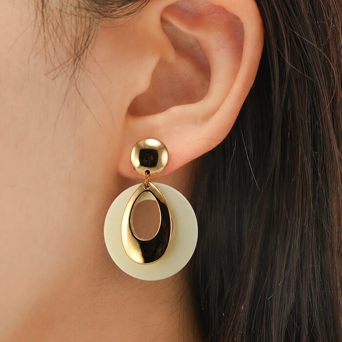 Alabaster-Mod-Horizon-Layered-Hoop-Drops-4