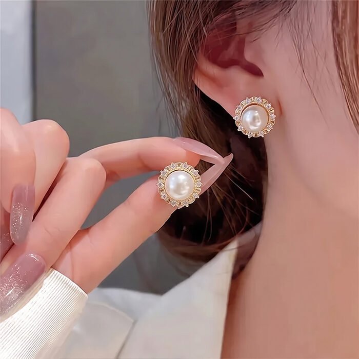 Noor-Pearl-Studs-2