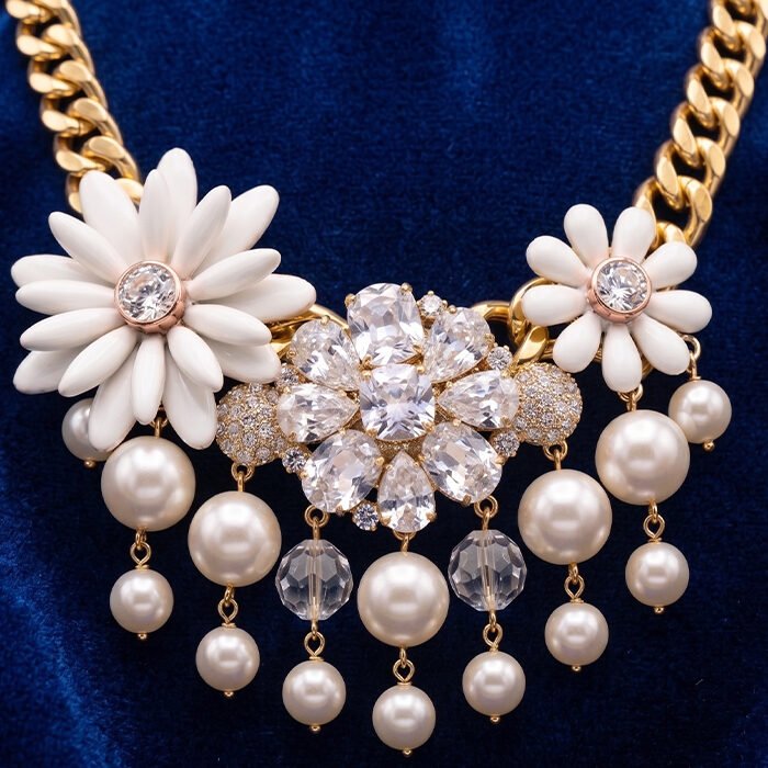 Pearl-Bloosom-White-Necklace