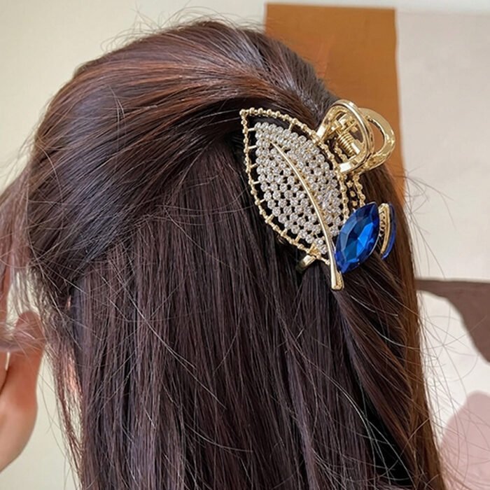 Sapphire-Bud-Pavé-Leaf-Mini-Claw-Clip-2