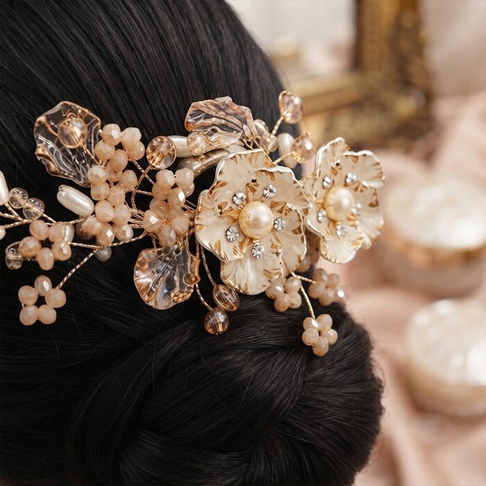 Elara Ivory Bloom Pearl Hair Comb